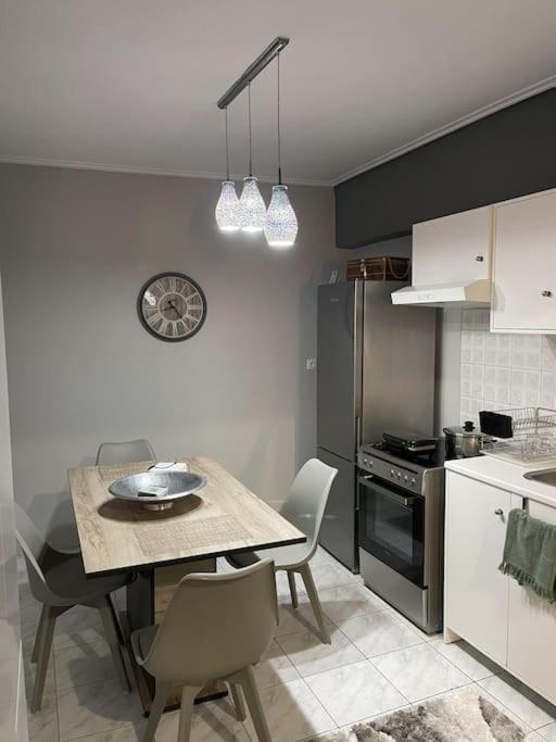 Central Modern Apartment Volos Exteriör bild